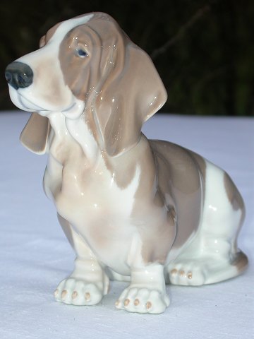 Royal Copenhagen  Figurine 356 Basset dog
