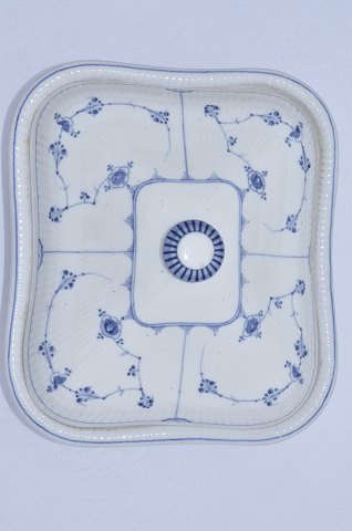 Royal Copenhagen.
Covered dish. Blue fluted,antique more than 160 years old