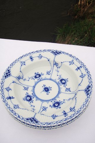 Royal Copenhagen  Blue fluted half lace Plate 566