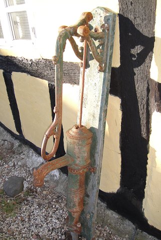 Cast iron pump