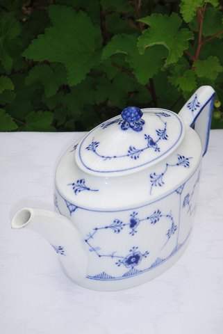 Royal Copenhagen  Blue fluted plain Tea pot 454