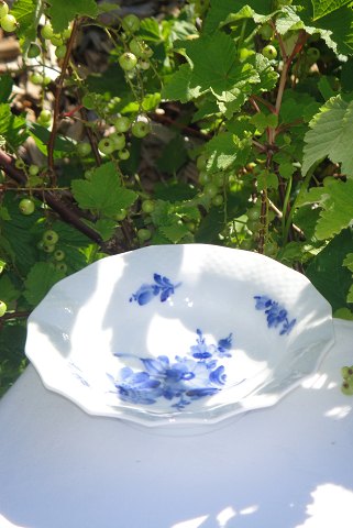 Royal Copenhagen Blue flower braided Bowl 8007