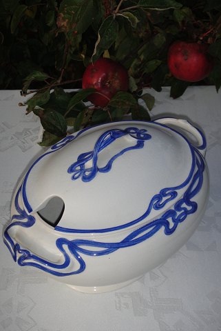 Blue Olga Small soup tureen, Sold