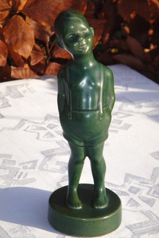 Ipsen keramick figurine Boy # 925