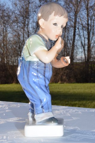 Dahl Jensen Figurine 1027 Boy with pipe