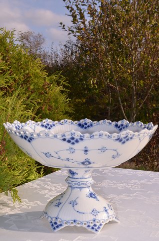 Royal Copenhagen  Blue luted full lace   Bowl on  foot 1022
