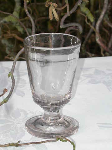 Antikt glas
