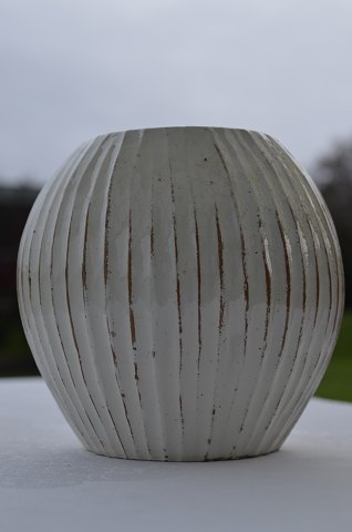 Große weiß glasierte Vase