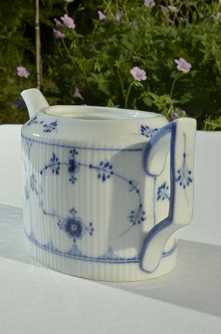 Royal Copenhagen  Blue fluted plain Teapot without lid 253