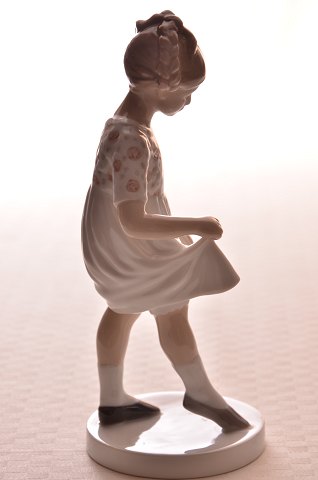 Bing & Grondahl Figurine 1794  Girl
