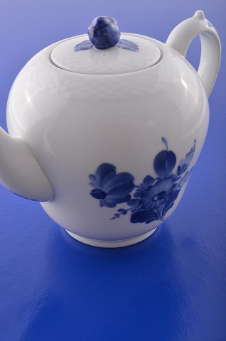Royal Copenhagen Blue Flower Braided Tea Pot – 8244
