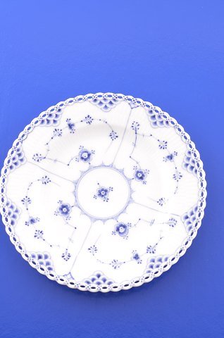 Royal Copenhagen Blue fluted.
Full lace  Luncheon Plates 1085 pre 1923