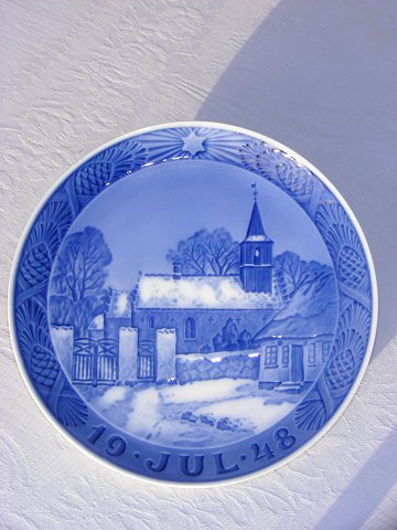 Royal Copenhagen porcelain Christmas plate from 1948