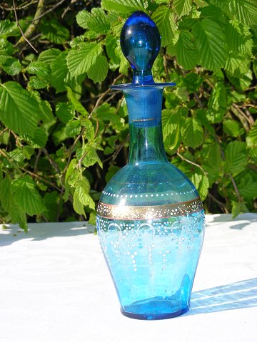Decanter of glass