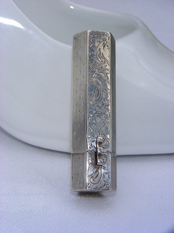 Læbestifteholder af sølv
